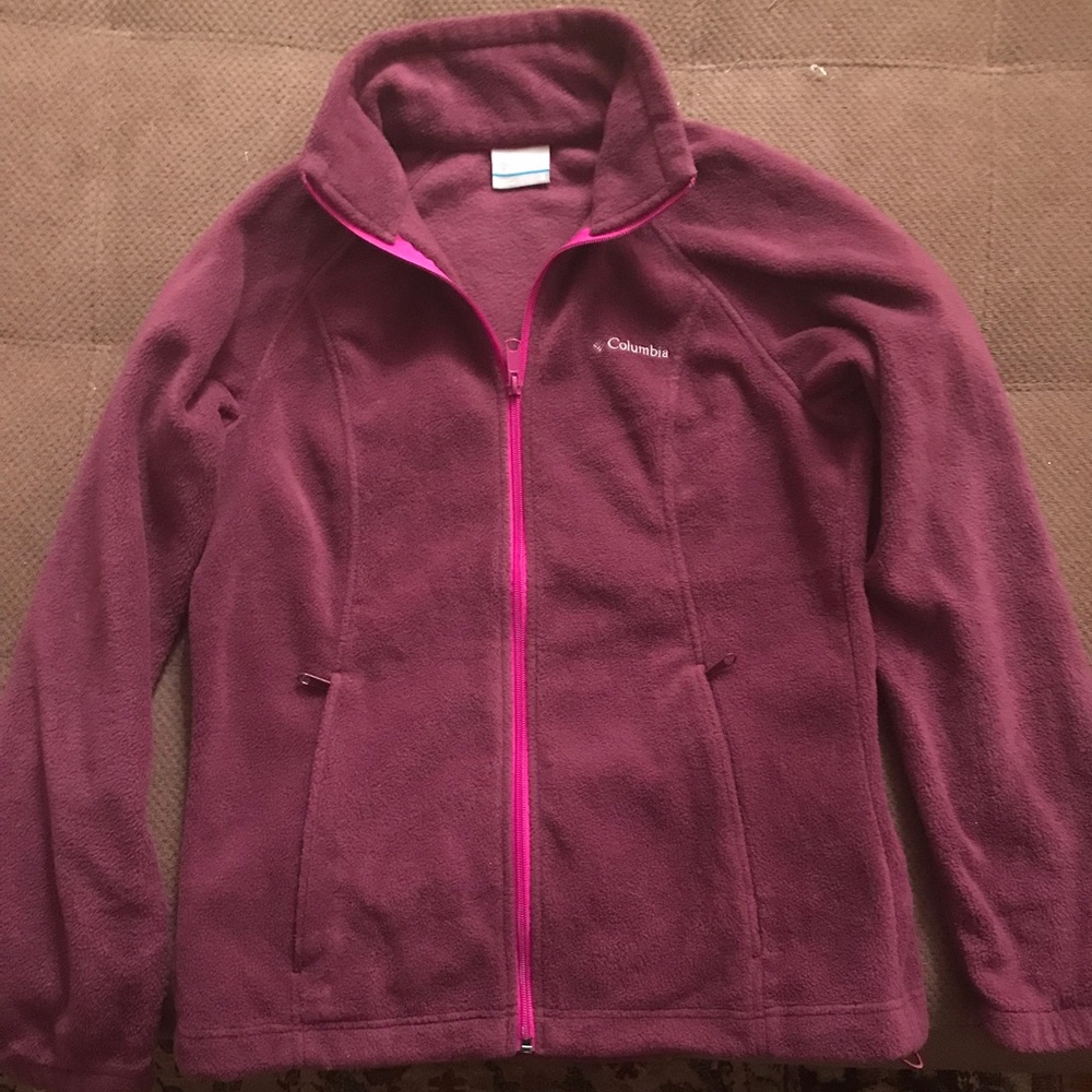 Ladies Genuine Columbia fleece zip up style jacket